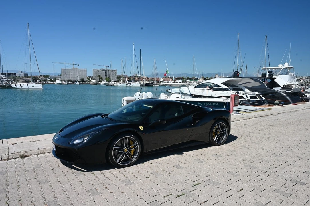 2017 Ferrari 488 GTB - Image 24 of 31