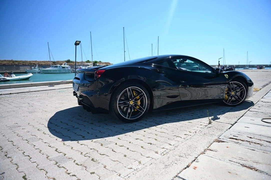 2017 Ferrari 488 GTB - Image 22 of 31