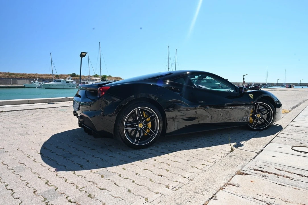 2017 Ferrari 488 GTB - Image 10 of 31