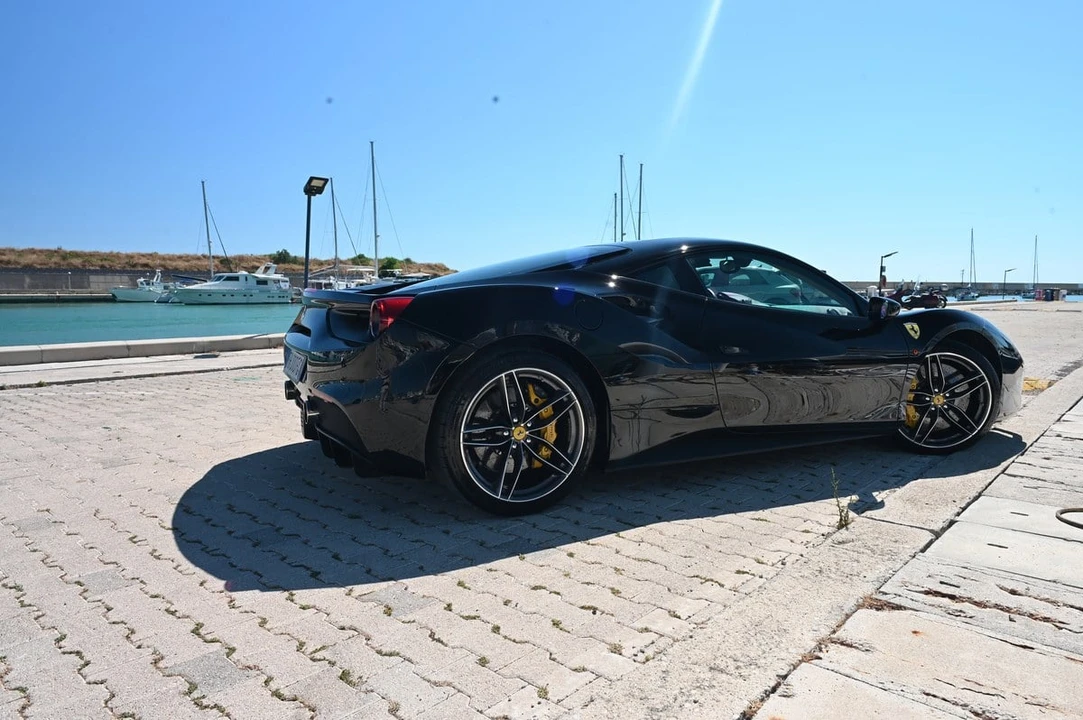 2017 Ferrari 488 GTB - Image 31 of 31
