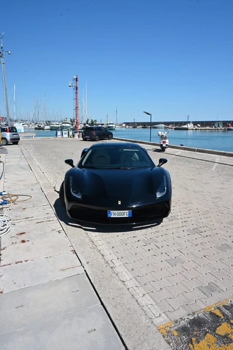 2017 Ferrari 488 GTB - Image 4 of 31