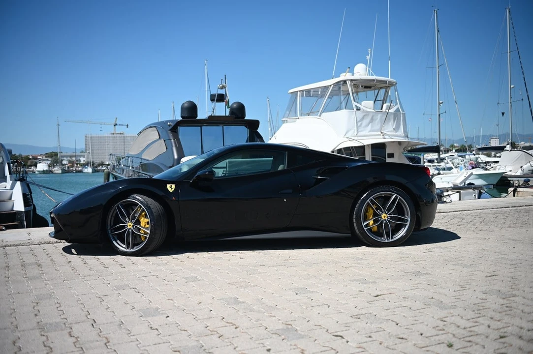 2017 Ferrari 488 GTB - Image 3 of 31