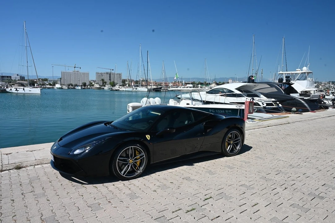 2017 Ferrari 488 GTB - Image 13 of 31