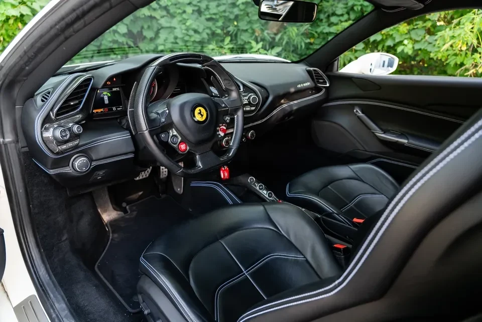 2017 Ferrari 488 GTB - Image 9 of 15