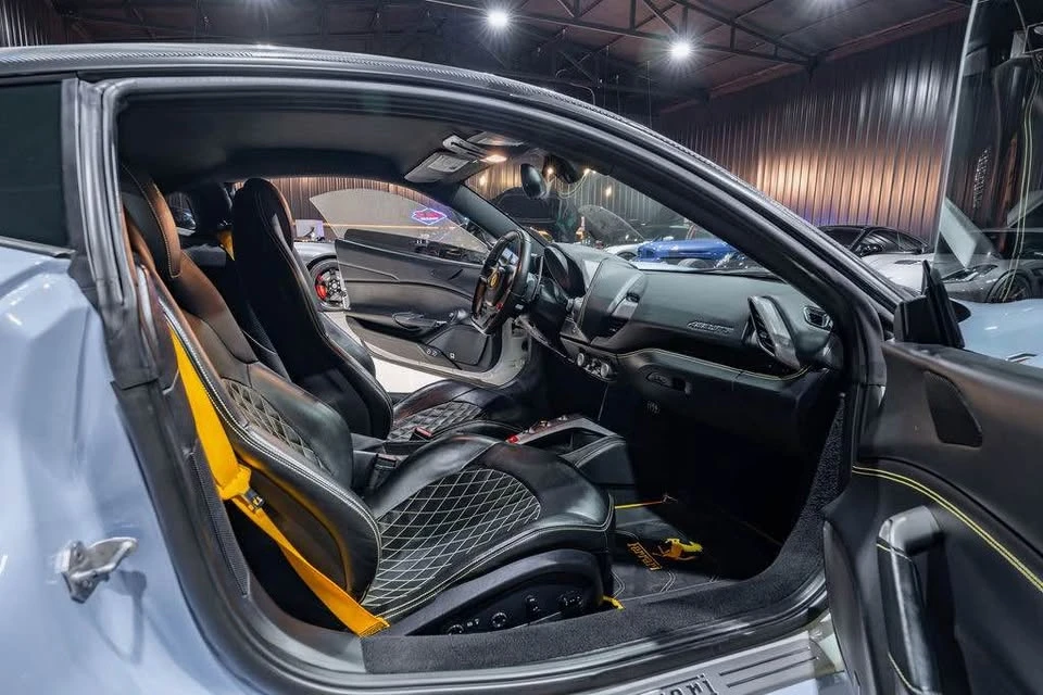 2017 Ferrari 488 GTB - Image 11 of 15