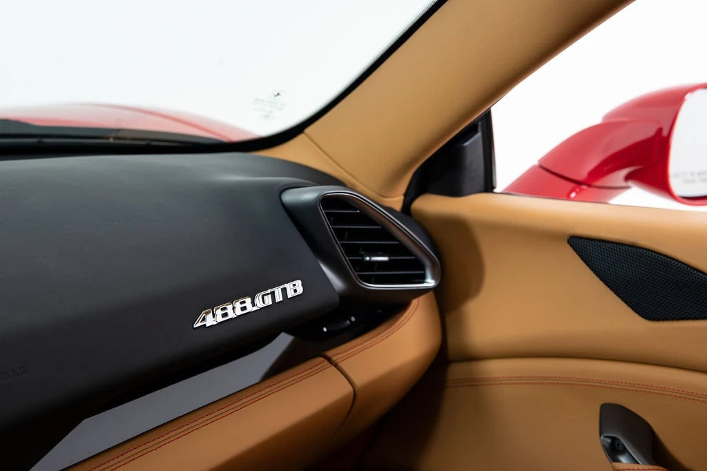 2017 Ferrari 488 GTB - Image 15 of 31