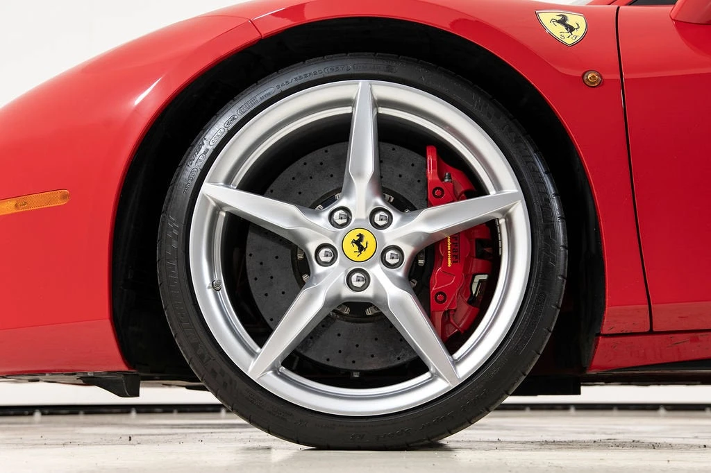 2017 Ferrari 488 GTB - Image 17 of 31