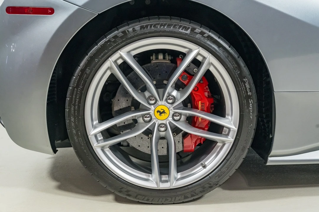 2017 Ferrari 488 GTB - Image 15 of 31