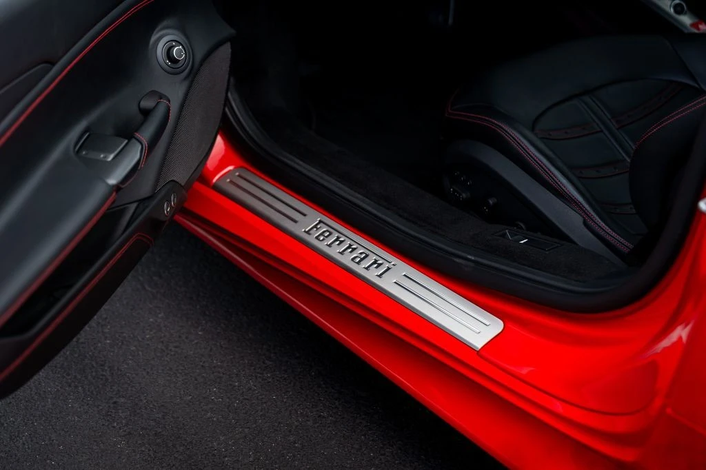 2017 Ferrari 488 GTB - Image 25 of 31