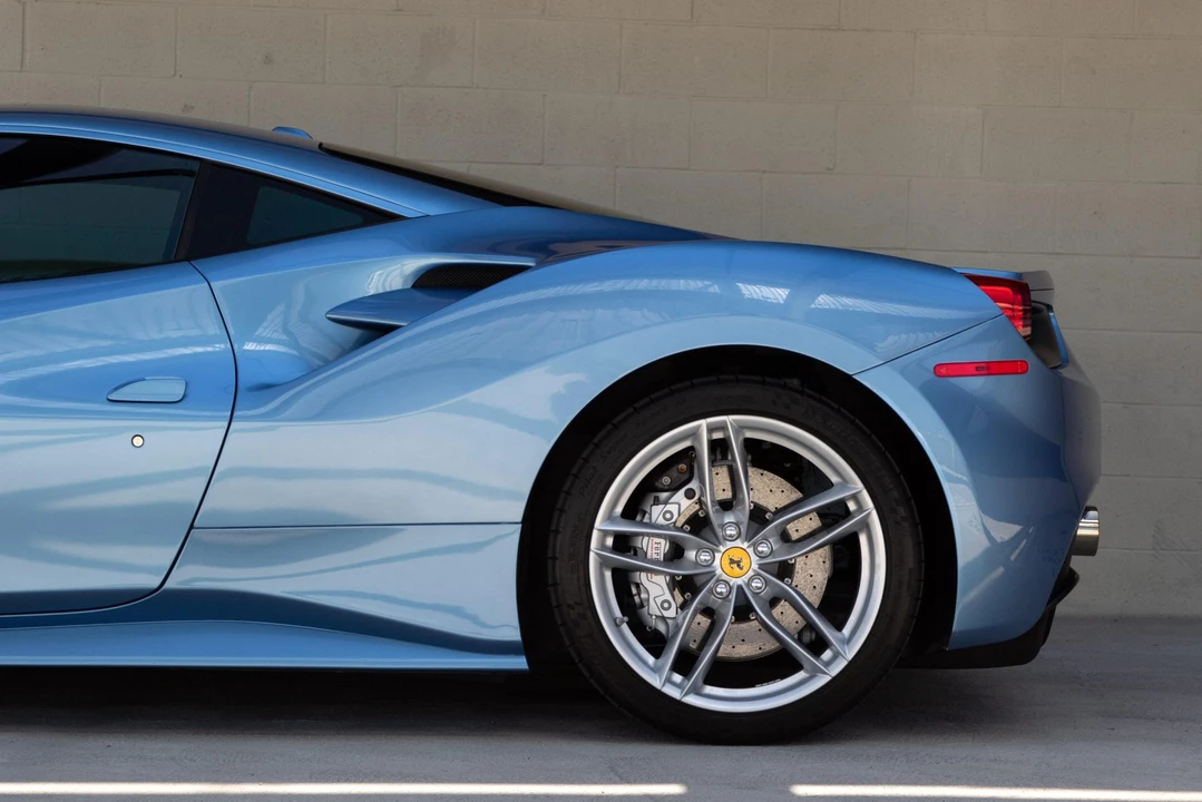 2017 Ferrari 488 GTB - Image 28 of 31