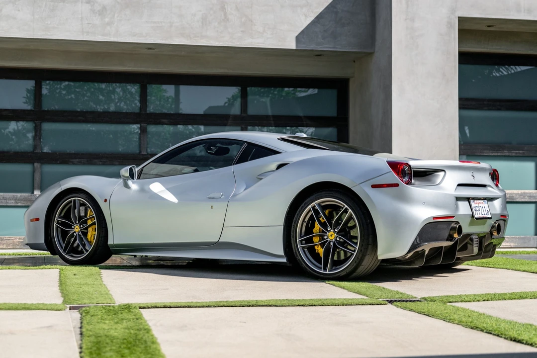 2017 Ferrari 488 GTB - Image 12 of 31