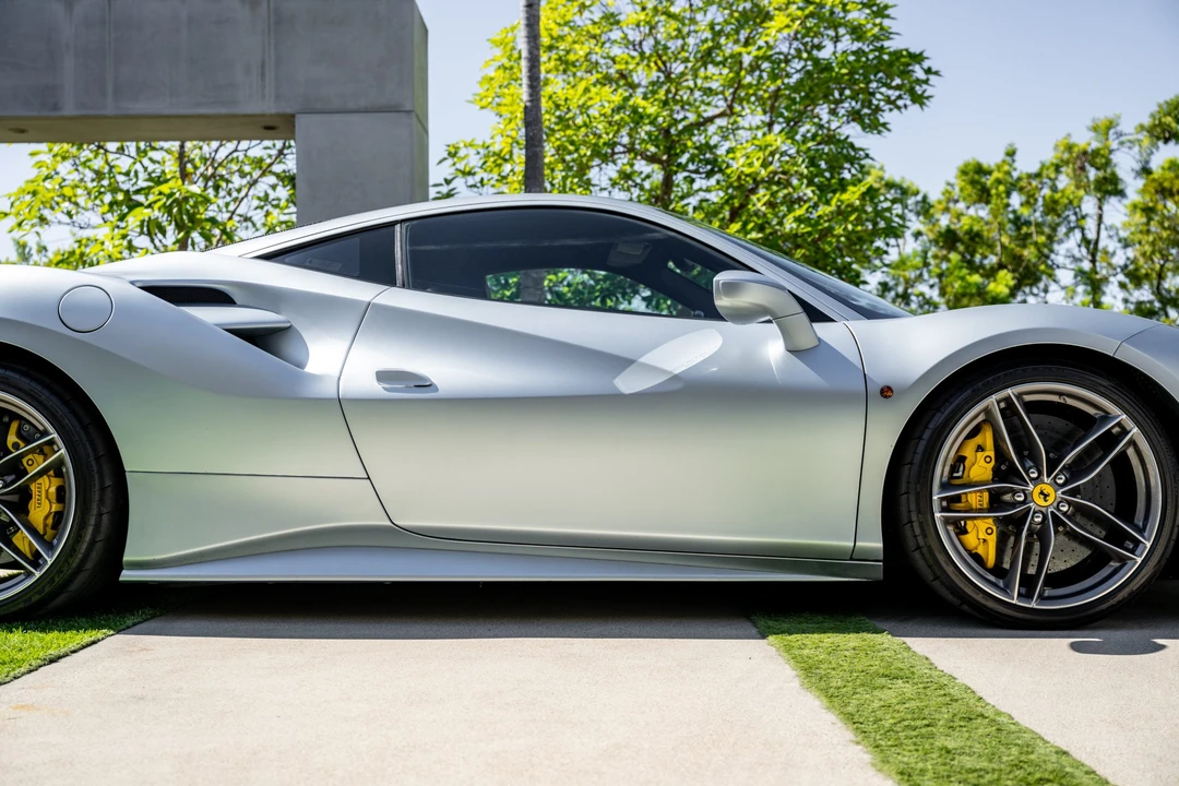 2017 Ferrari 488 GTB - Image 28 of 31