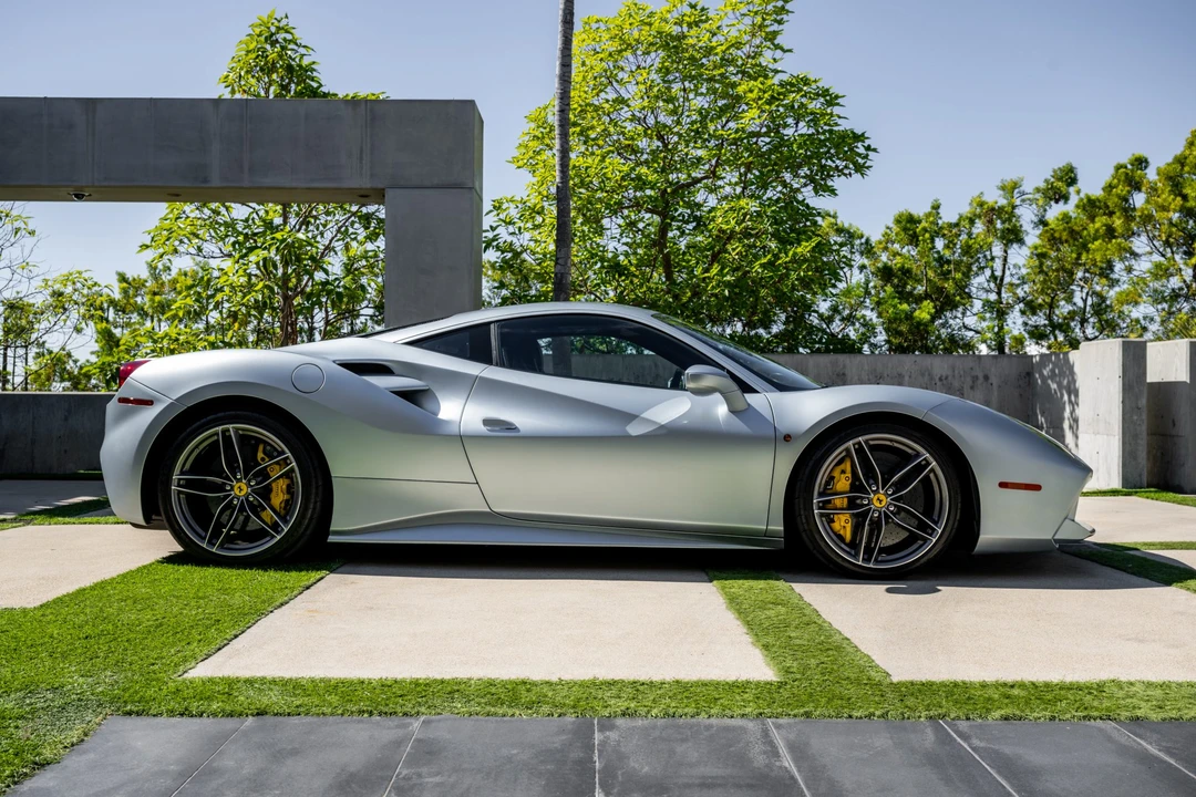 2017 Ferrari 488 GTB - Image 6 of 31
