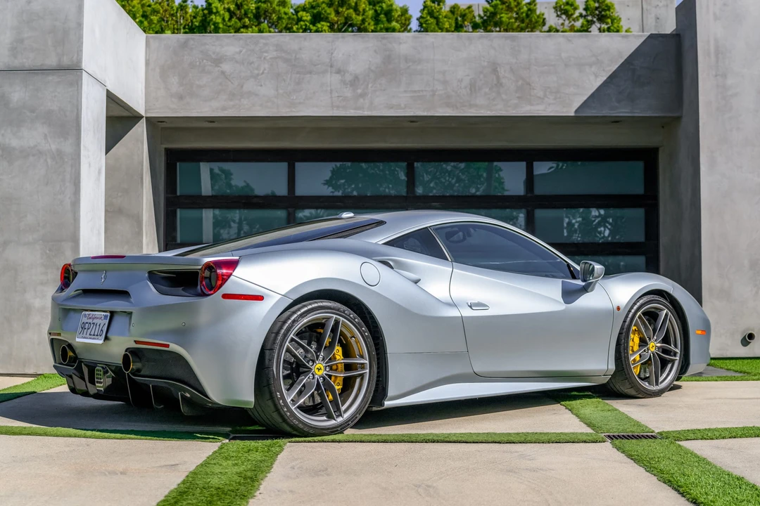 2017 Ferrari 488 GTB - Image 7 of 31