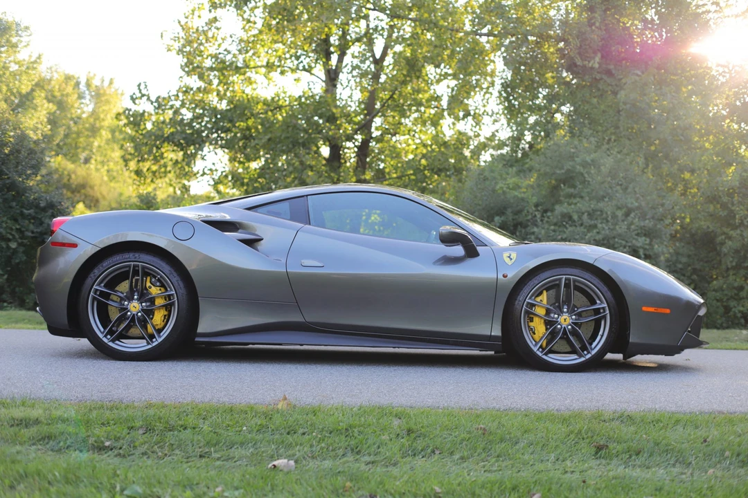 2017 Ferrari 488 GTB - Image 15 of 31
