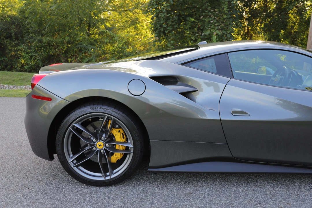 2017 Ferrari 488 GTB - Image 24 of 31