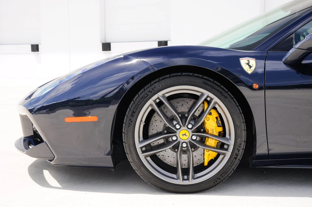 2017 Ferrari 488 GTB - Image 26 of 31