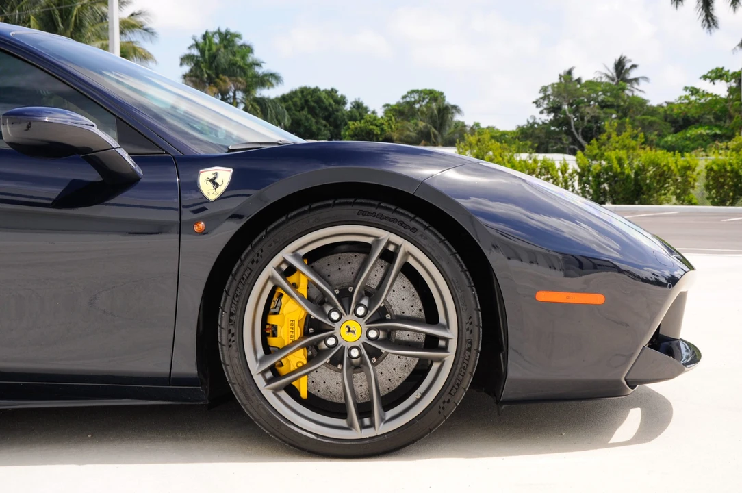2017 Ferrari 488 GTB - Image 15 of 31