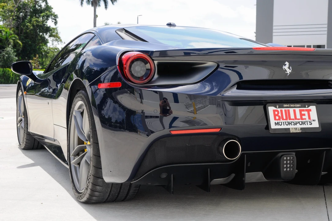 2017 Ferrari 488 GTB - Image 23 of 31