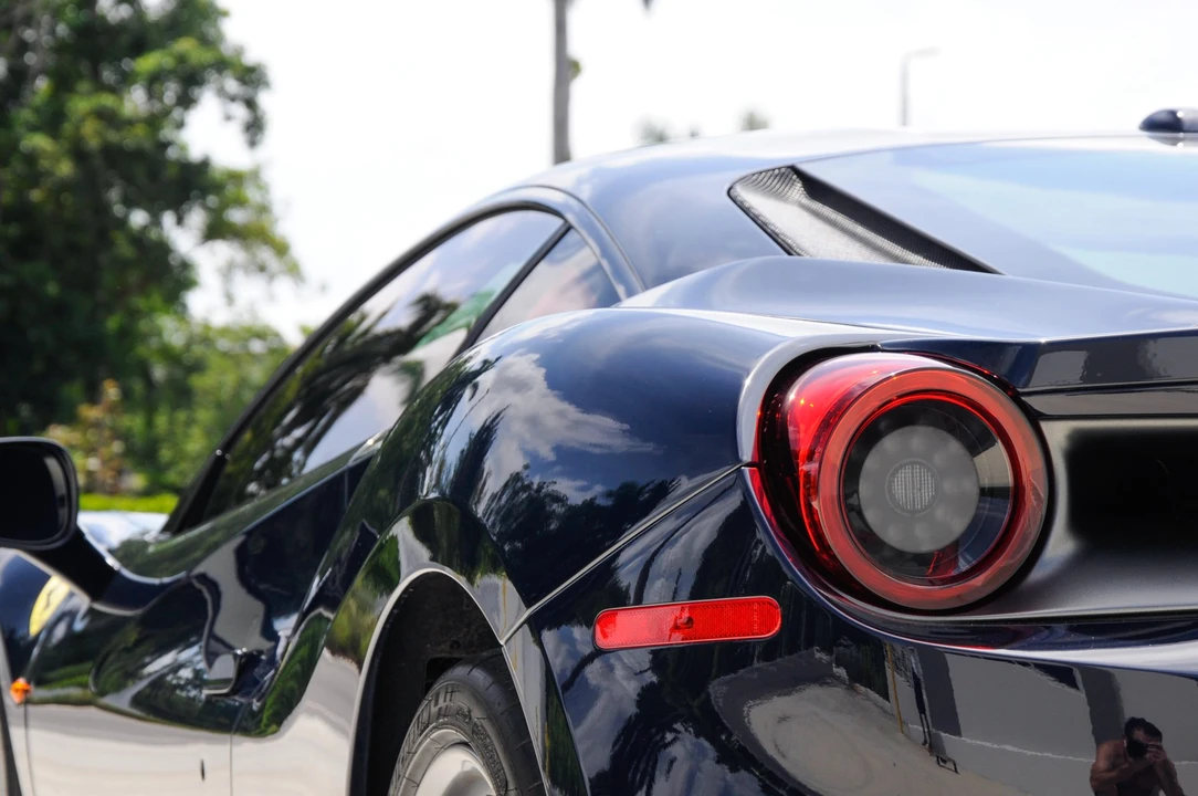 2017 Ferrari 488 GTB - Image 24 of 31