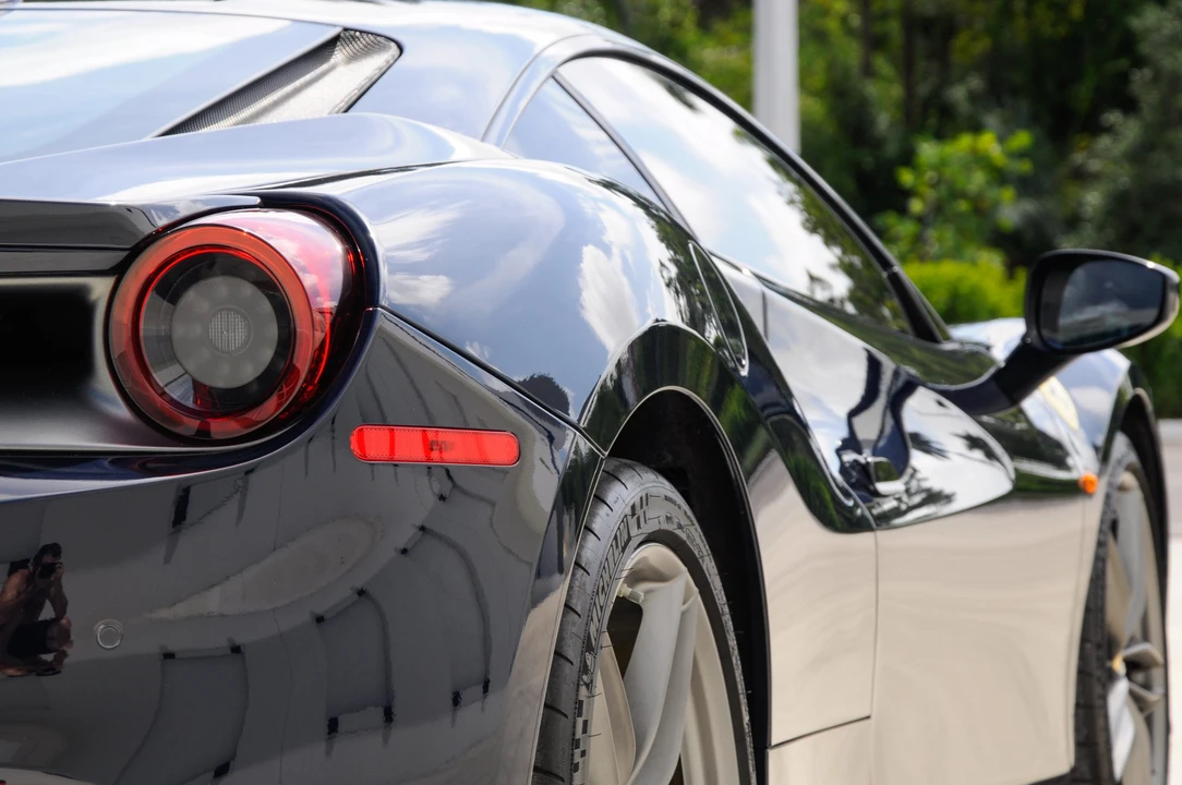 2017 Ferrari 488 GTB - Image 18 of 31
