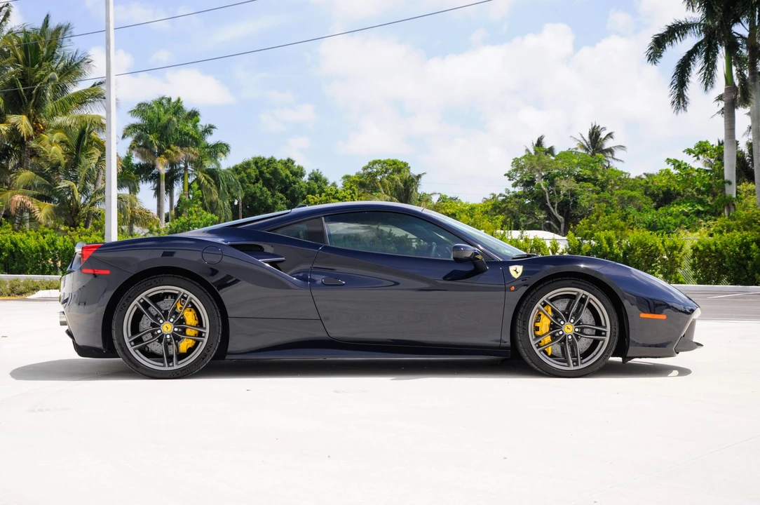 2017 Ferrari 488 GTB - Image 10 of 31