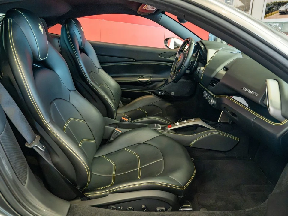 2017 Ferrari 488 GTB - Image 18 of 26