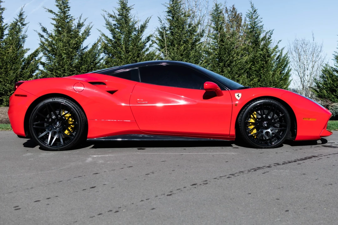 2017 Ferrari 488 GTB - Image 9 of 31