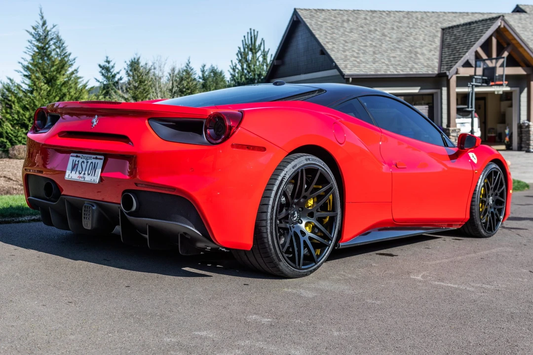 2017 Ferrari 488 GTB - Image 8 of 31