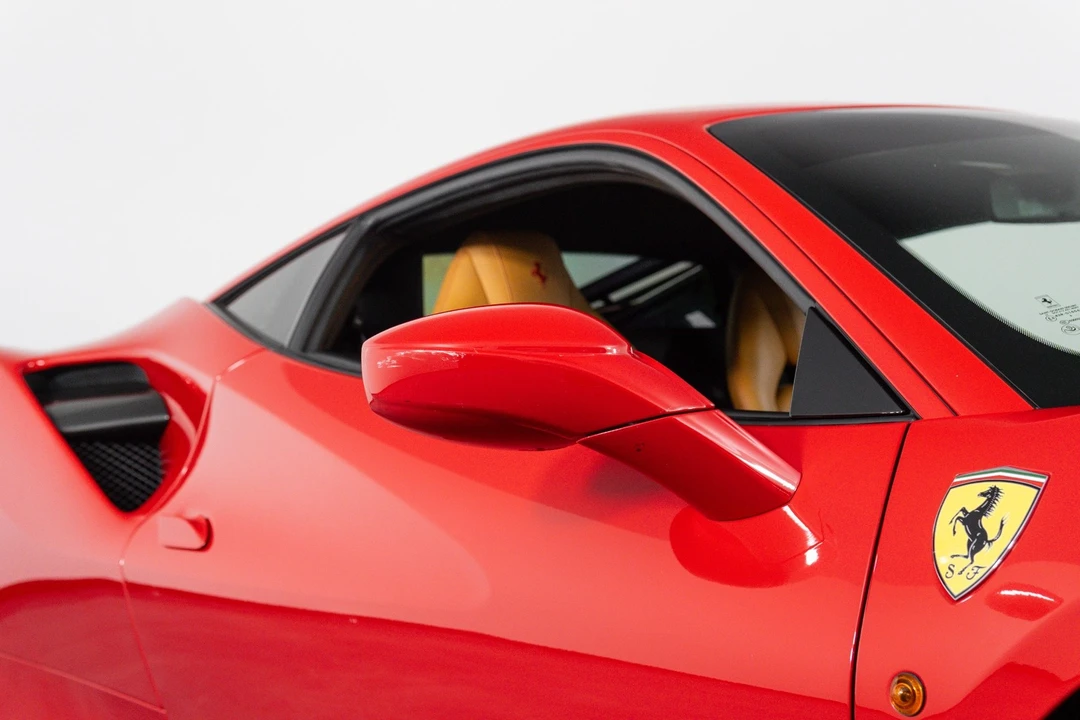 2017 Ferrari 488 - Image 17 of 31