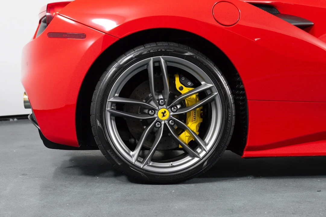 2017 Ferrari 488 - Image 20 of 31