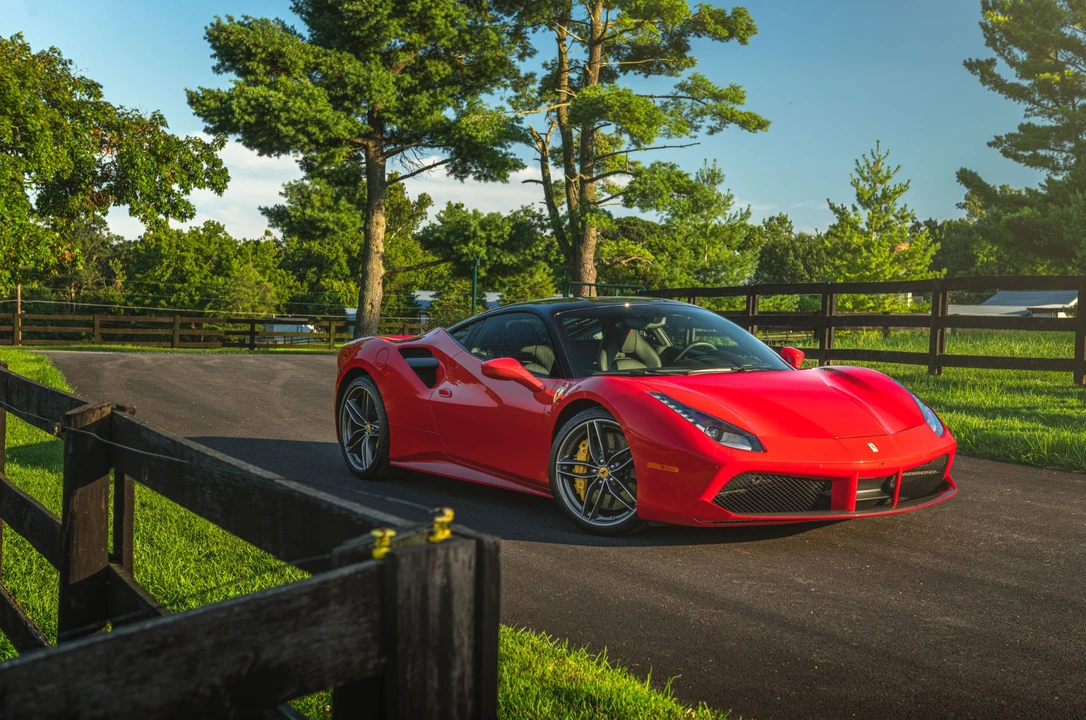 2017 Ferrari 488 GTB - Image 2 of 31