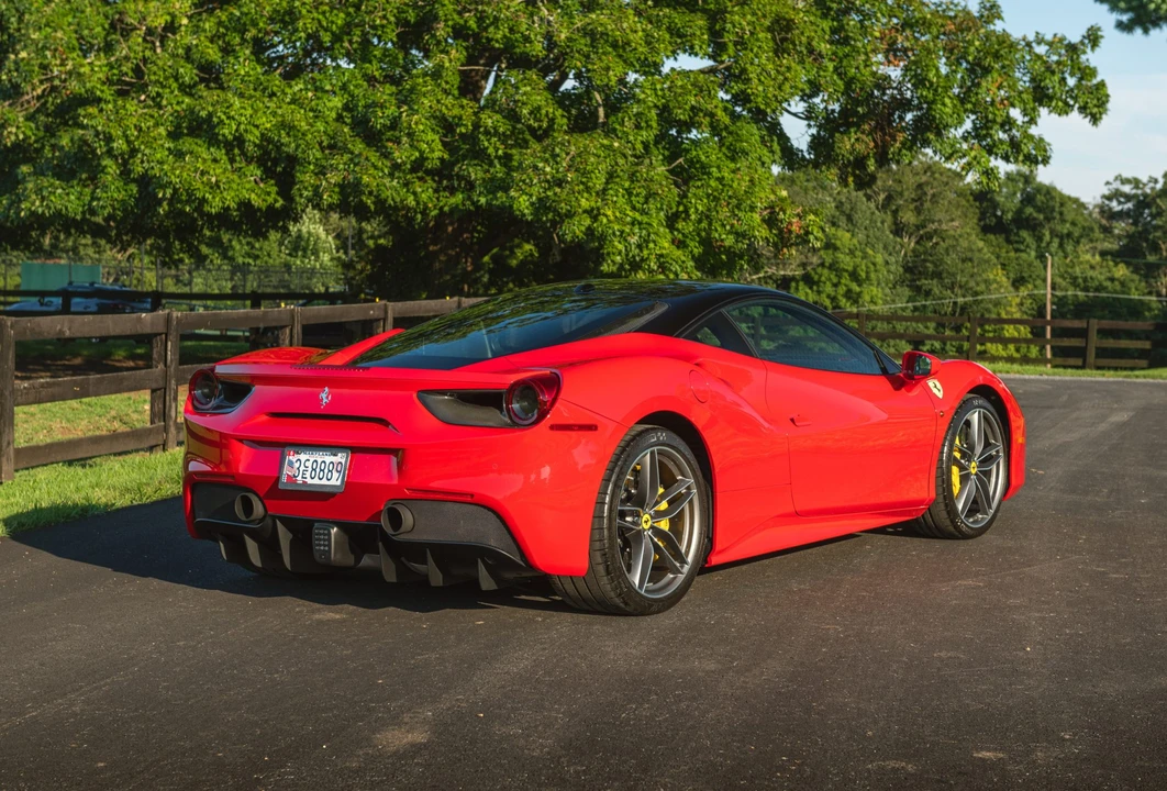 2017 Ferrari 488 GTB - Image 13 of 31