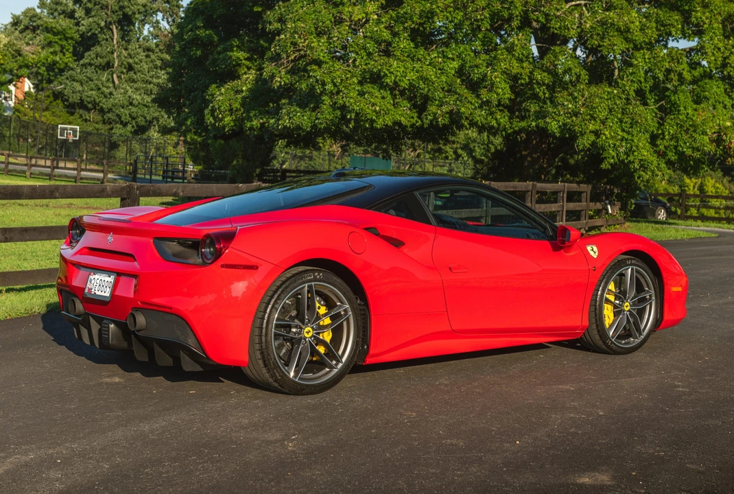 2017 Ferrari 488 GTB - Image 14 of 31