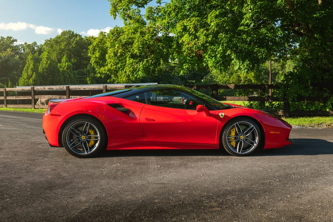 2017 Ferrari 488 GTB - Image 15 of 31