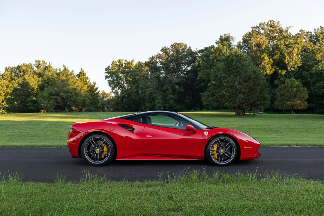 2017 Ferrari 488 GTB - Image 24 of 31