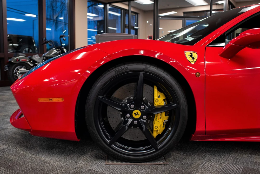 2017 Ferrari 488 GTB - Image 19 of 31