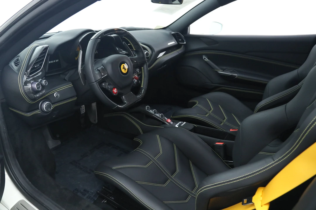 2017 Ferrari 488 GTB - Image 2 of 31