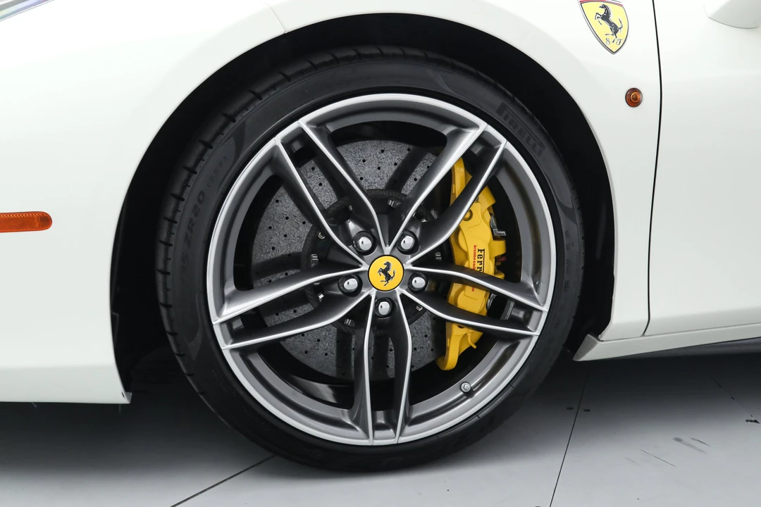 2017 Ferrari 488 GTB - Image 14 of 31