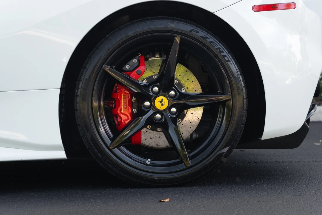 2017 Ferrari 488 GTB - Image 27 of 31