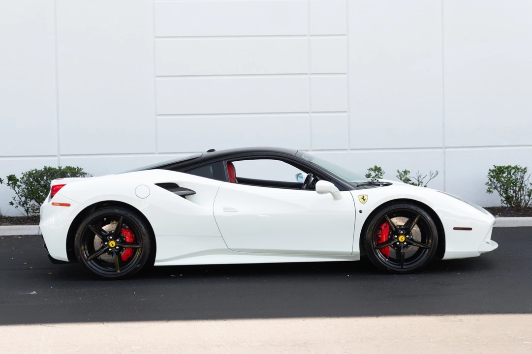 2017 Ferrari 488 GTB - Image 15 of 31
