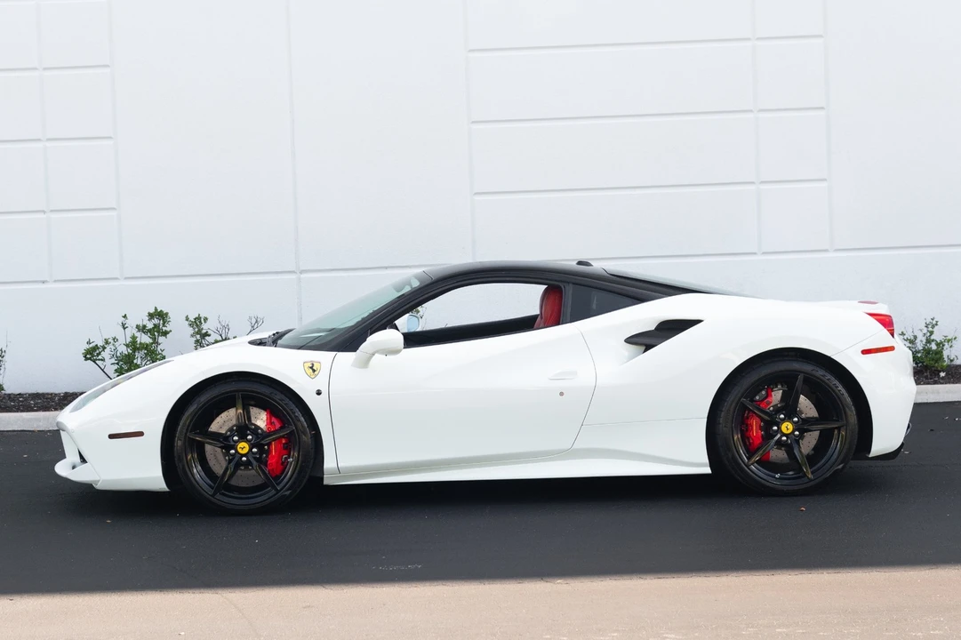 2017 Ferrari 488 GTB - Image 24 of 31
