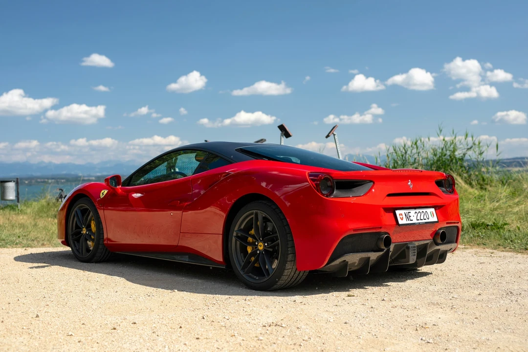 2017 Ferrari 488 GTB - Image 7 of 21