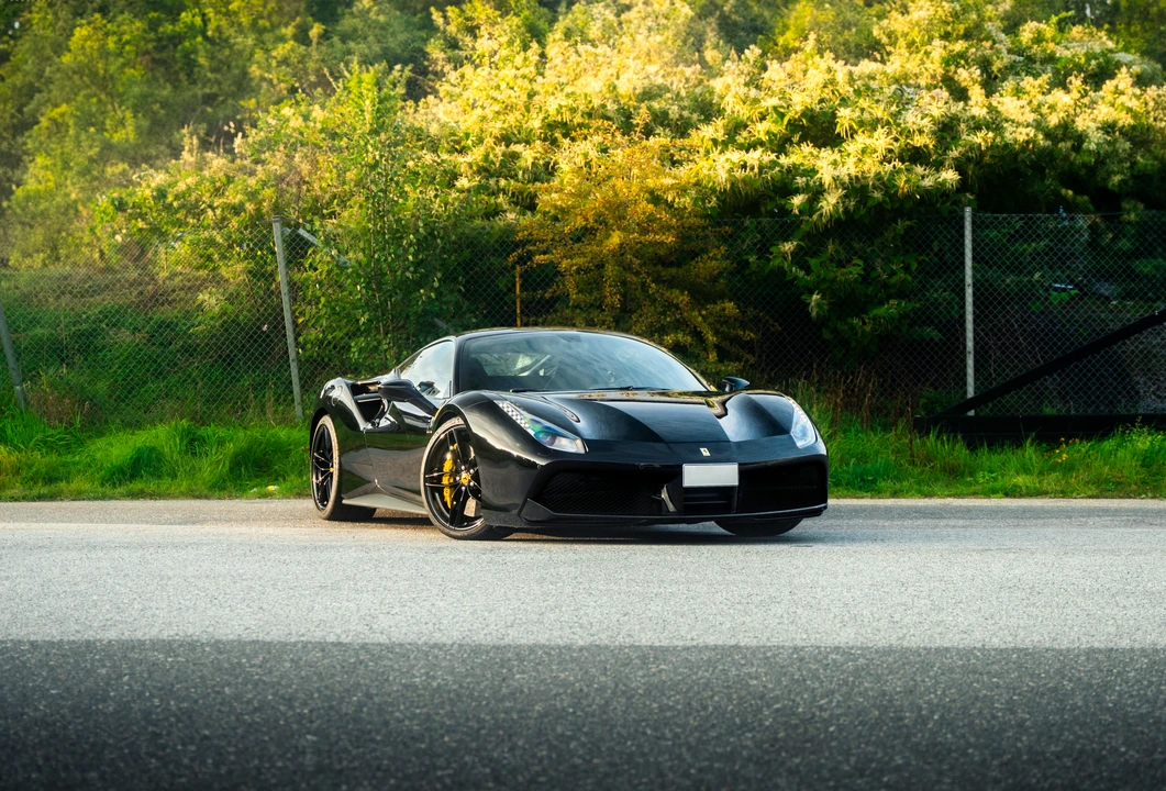 2017 Ferrari 488 GTB - Image 4 of 31