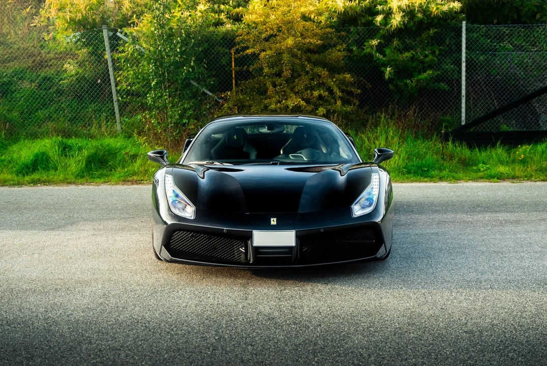 2017 Ferrari 488 GTB - Image 3 of 31