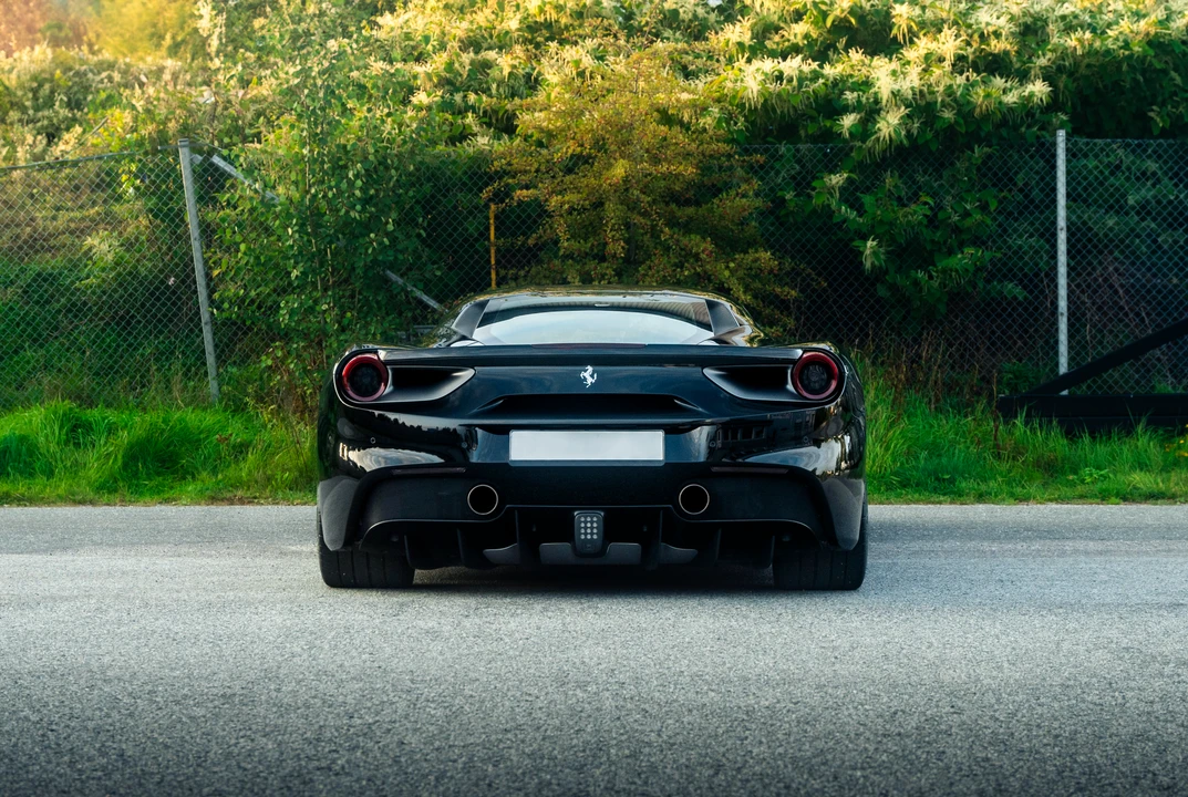 2017 Ferrari 488 GTB - Image 14 of 31