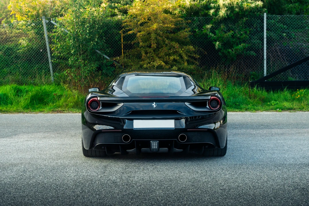 2017 Ferrari 488 GTB - Image 8 of 31