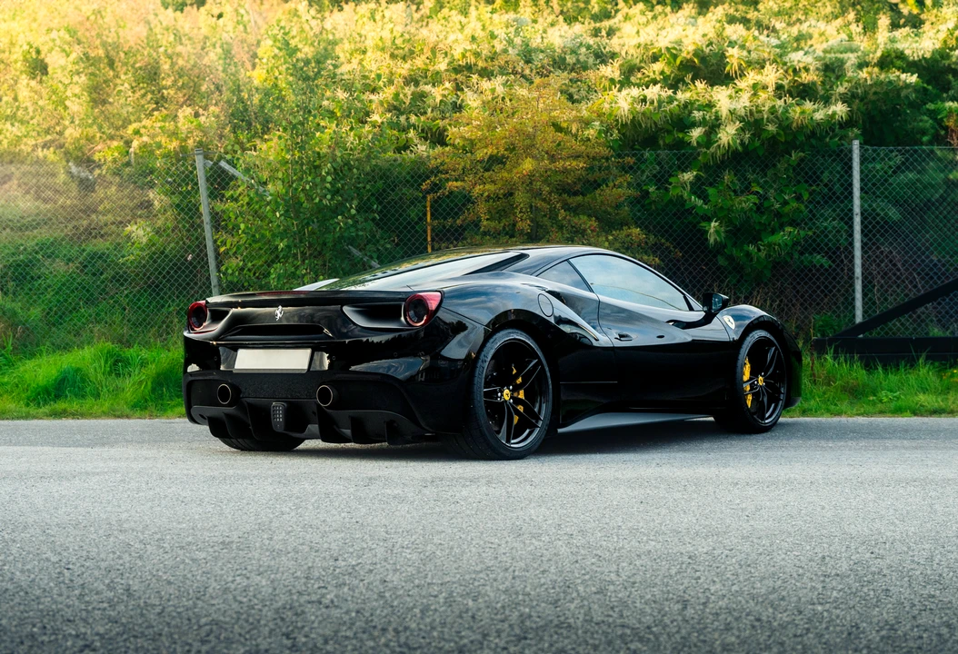 2017 Ferrari 488 GTB - Image 13 of 31
