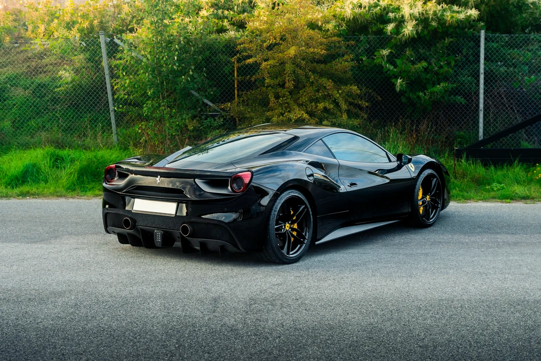2017 Ferrari 488 GTB - Image 7 of 31