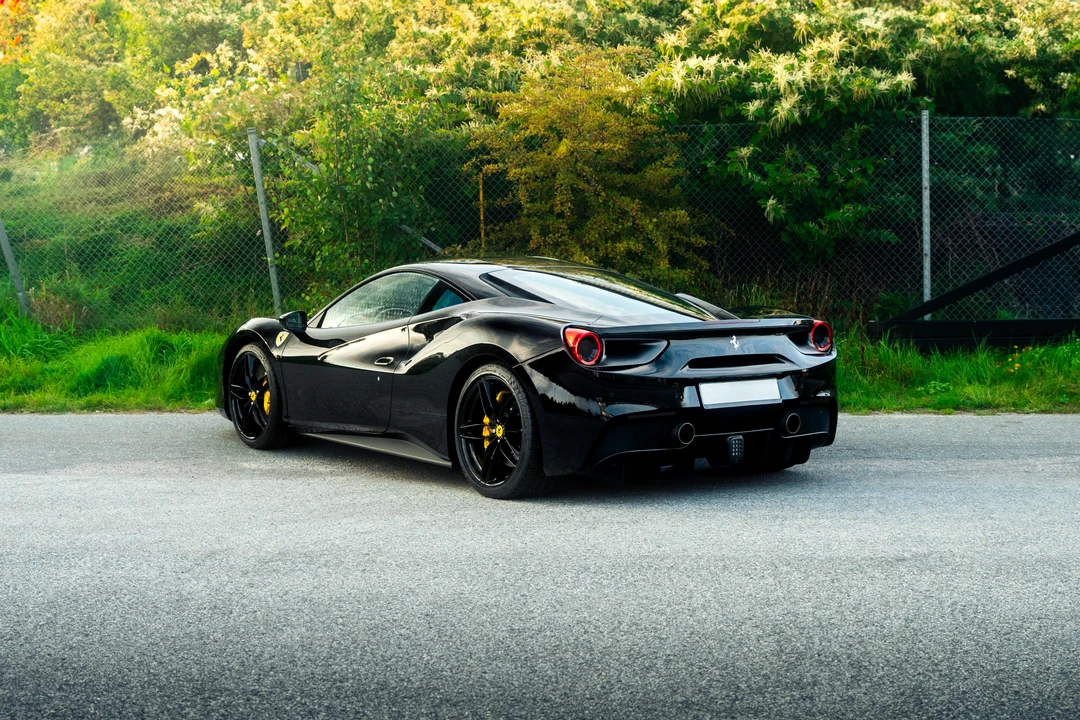 2017 Ferrari 488 GTB - Image 9 of 31